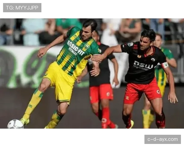 哈维·西蒙斯埃因霍温时期表现稳健，竞争力持续提升